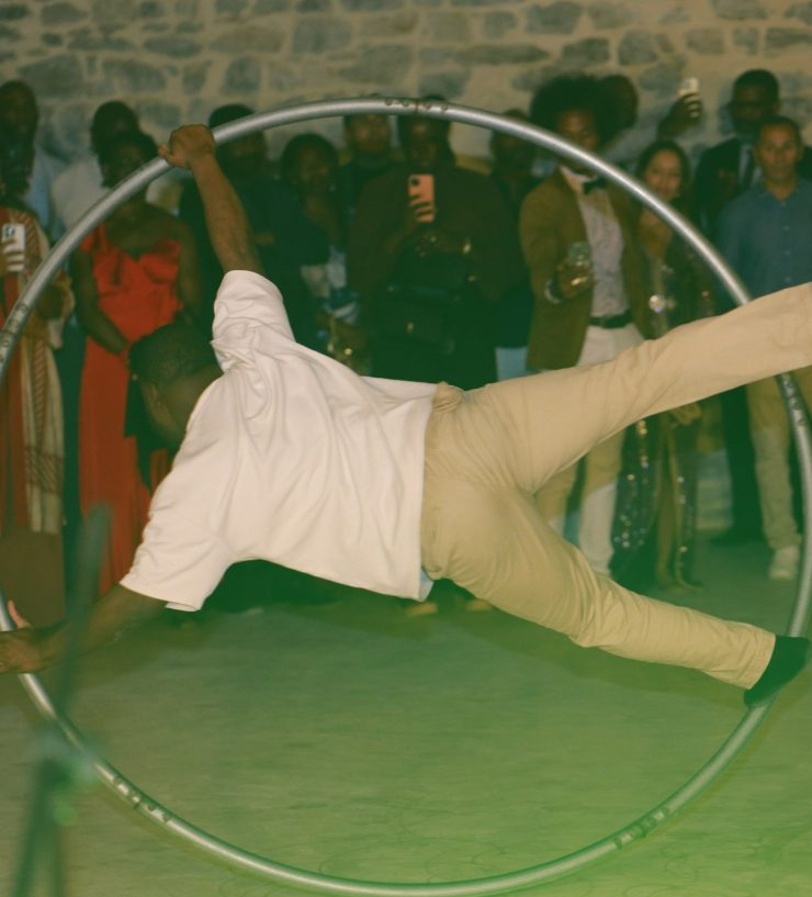 Mawunyo Agbenoo, performance acrobatique